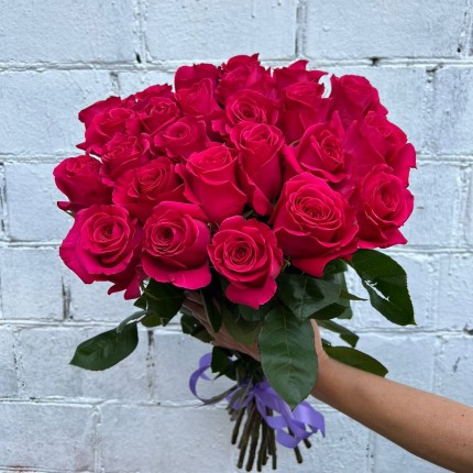 Букет из розовых роз с доставкой  в по Наволокам