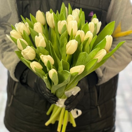 Букеты белых тюльпанов на 8 марта - купить с доставкой в по Наволокам